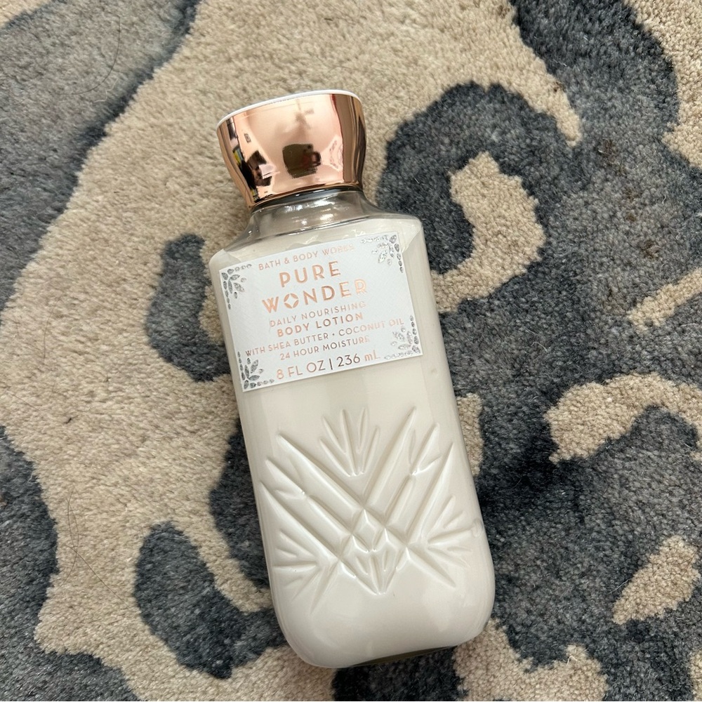 NEW UNOPENED b&bw pure wonder daily nourishing body lotion